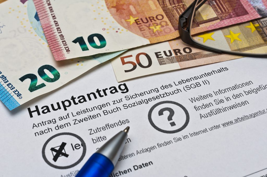 Pfeil mit Wortwolke Betreungsbehörde Betreuungsverein